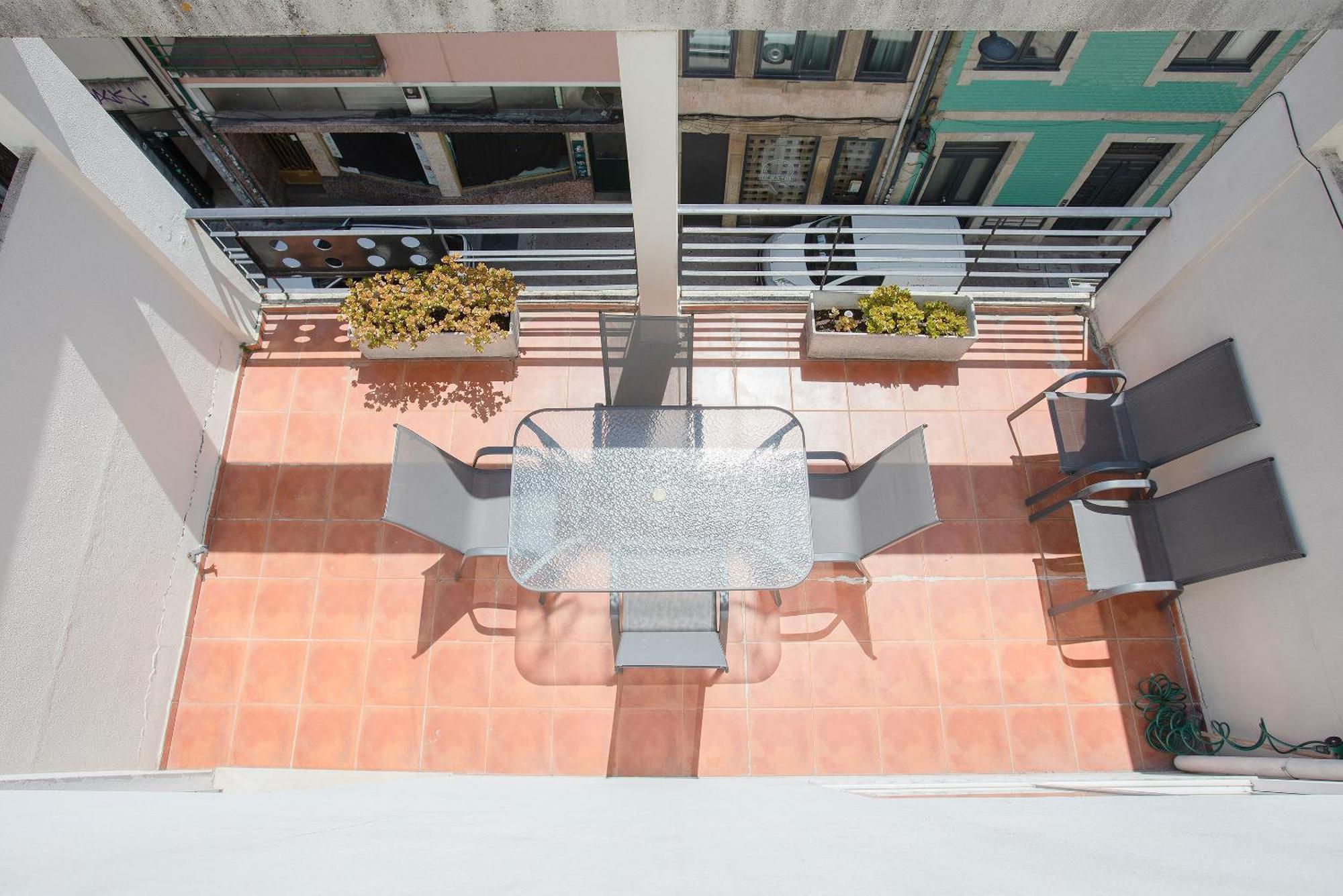 Liiiving In - Downtown Balcony Porto